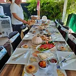 Kus Yuvasi Bed & Breakfast Çıralı