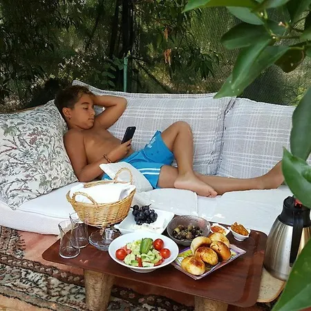 Bed & Breakfast Kus Yuvasi 4*