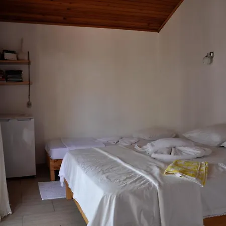 Kus Yuvasi Bed & Breakfast Çıralı