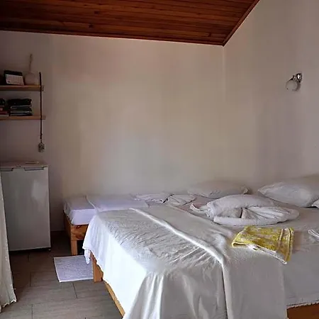 Kus Yuvasi Bed & Breakfast Çıralı