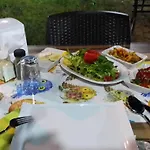 Kus Yuvası Oda ve Kahvaltı Çıralı